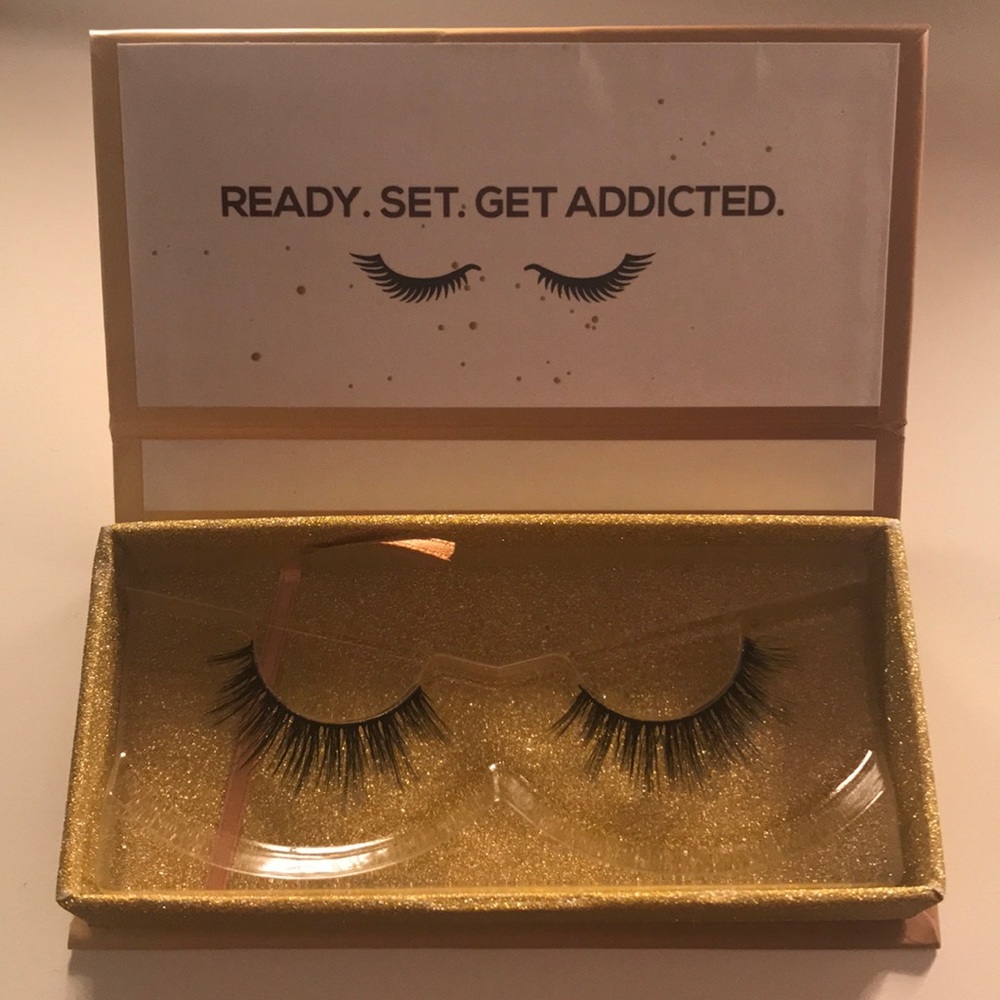 Lashes - Picture 2 of 2
